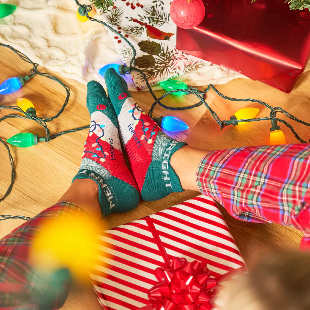 Feetures Elite | Light Cushion | No Show Tab | Merry & Bright - Ekiden Sports