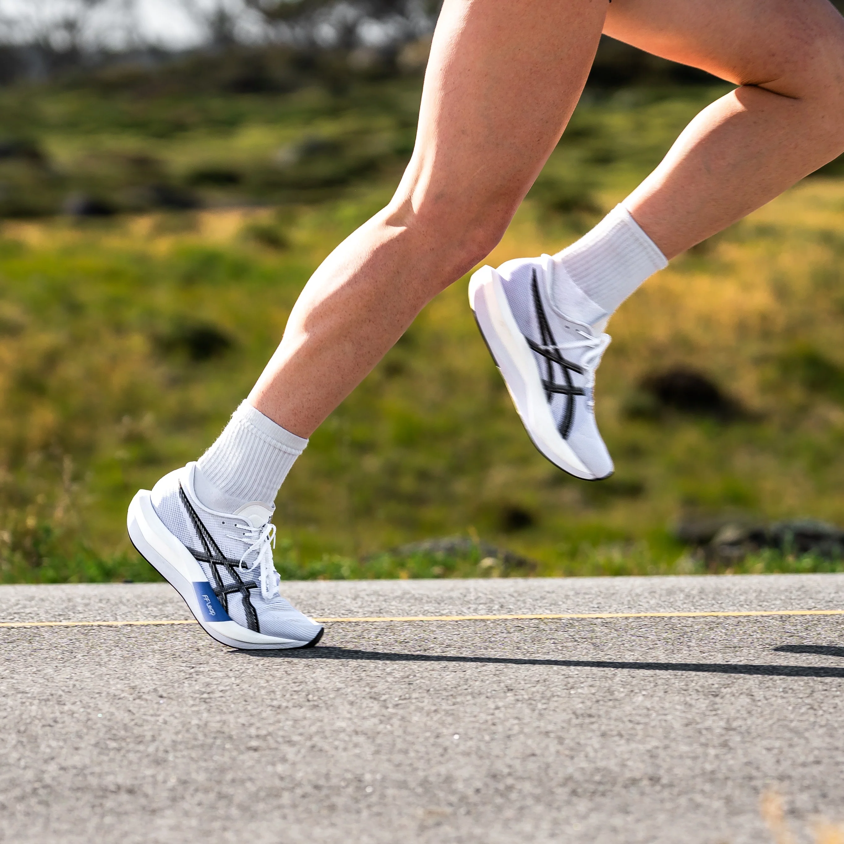 Asics Magic Speed 5 | White / Black | Unisex - Ekiden Sports