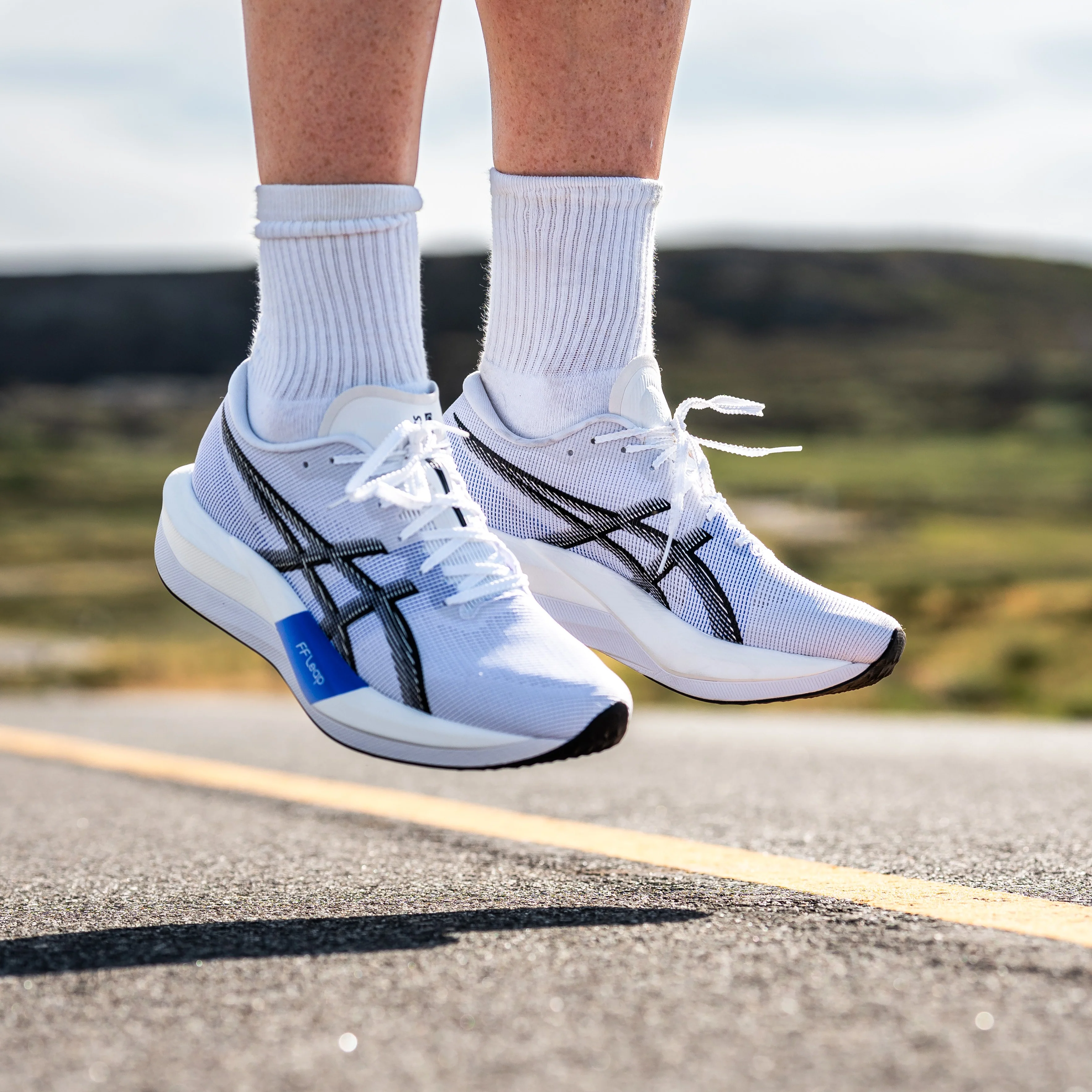 Asics Magic Speed 5 | White / Black | Unisex - Ekiden Sports