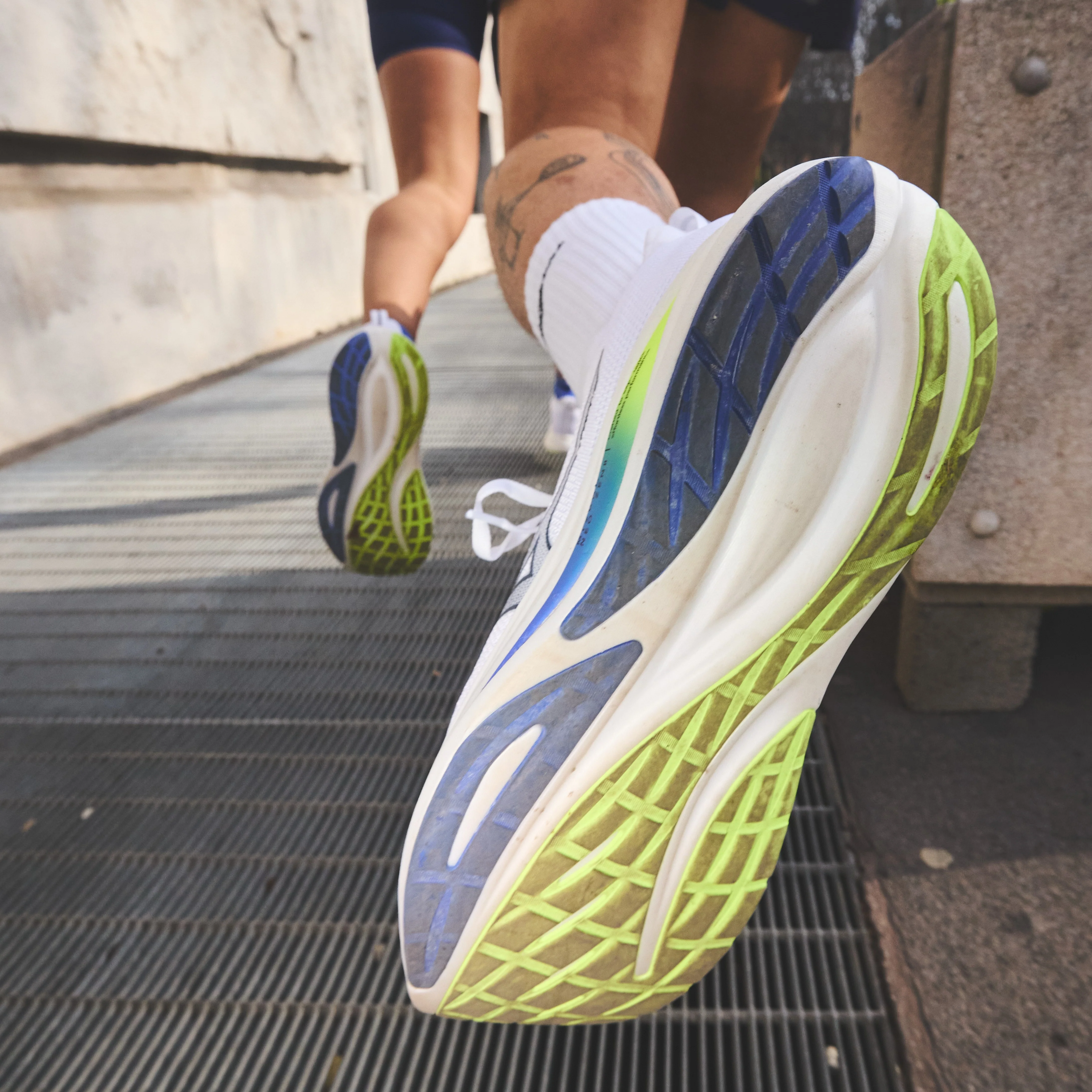 Mizuno Neo Zen 2 | White / Estate Blue / Lightning Yellow | Mens - Ekiden Sports