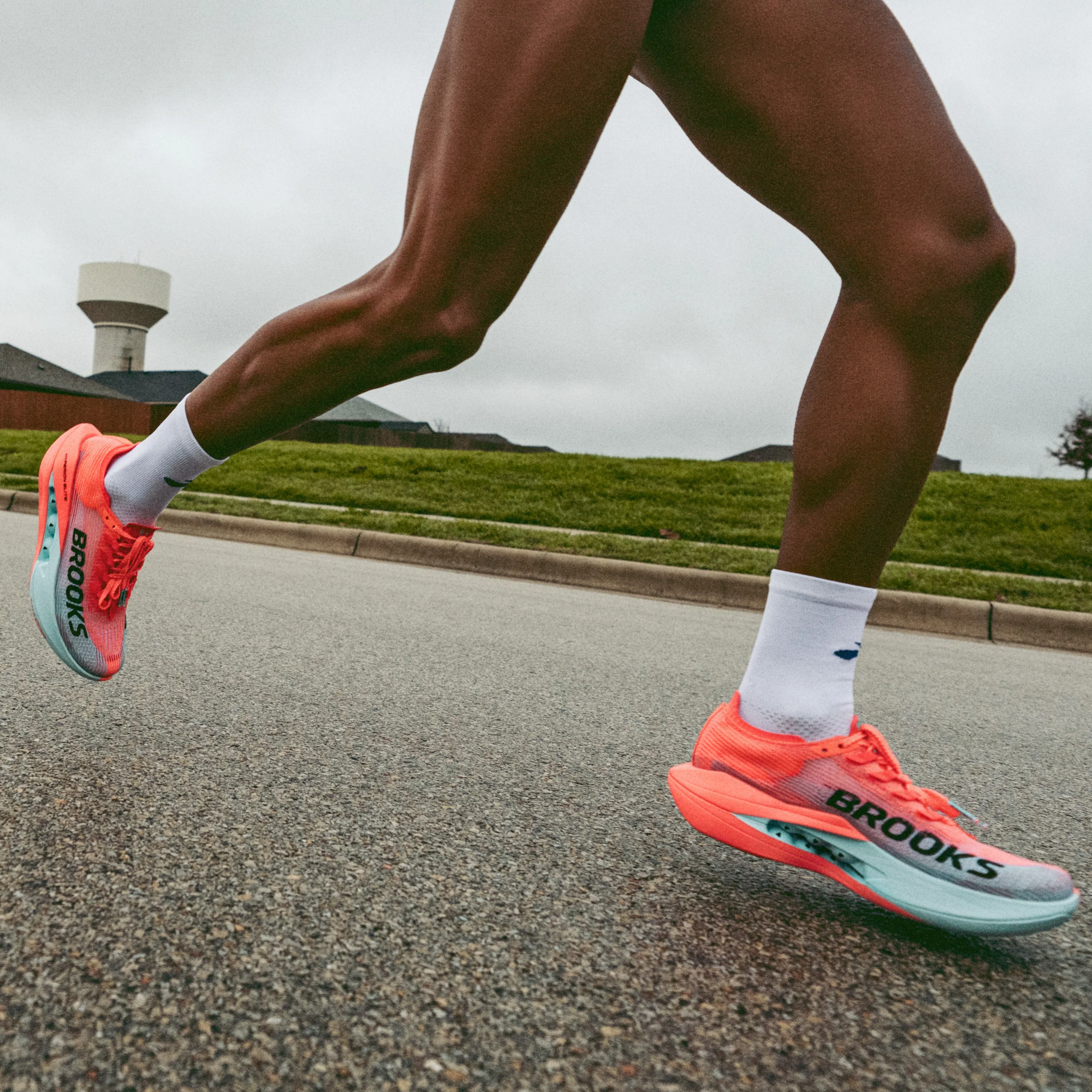 Brooks Hyperion Elite 5 | Pink Clay / Atomizer Blue | Unisex - Ekiden Sports