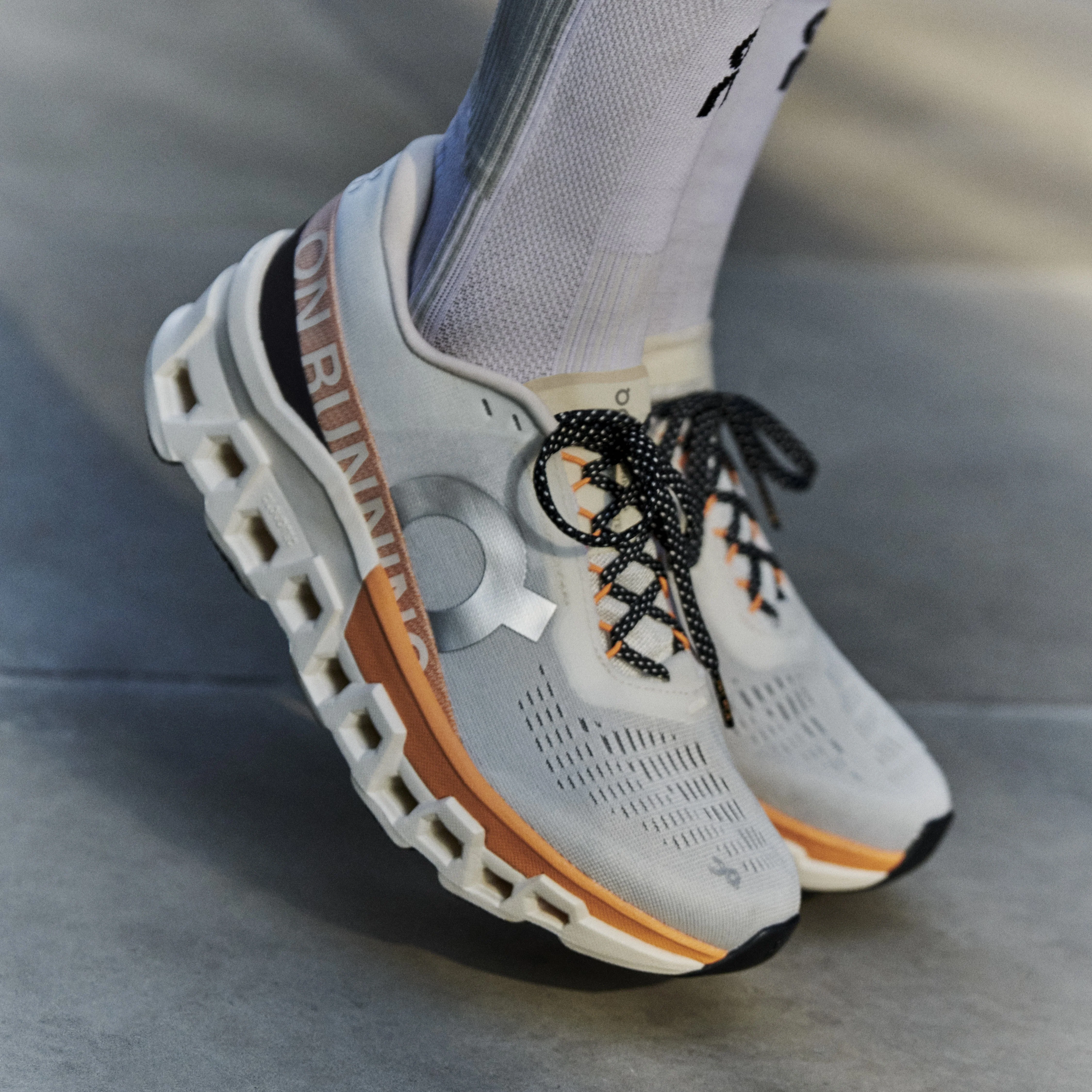 On Cloudmonster 2 | Ivory / Tangerine | Womens - Ekiden Sports