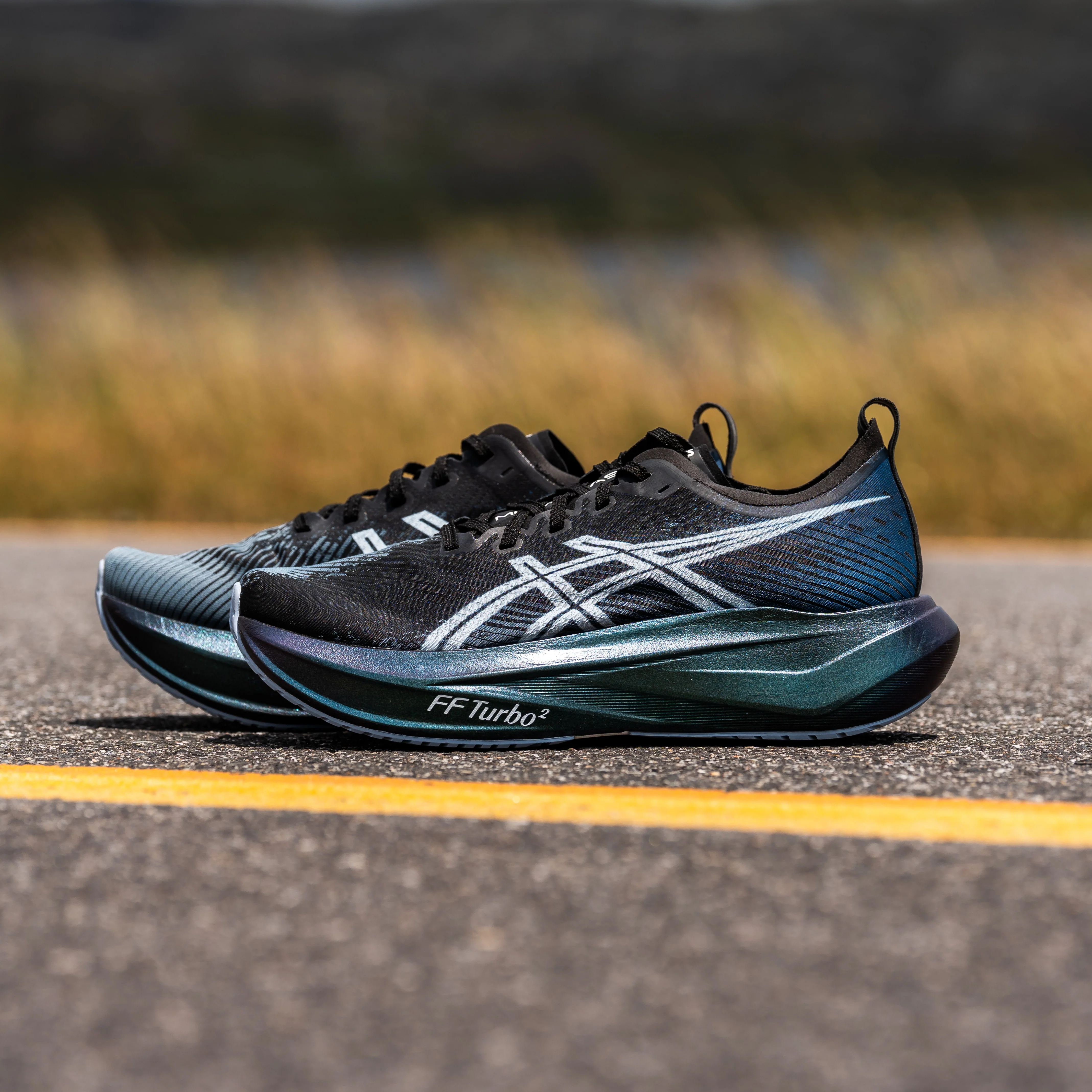 Asics Megablast | Black / White | Unisex - Ekiden Sports