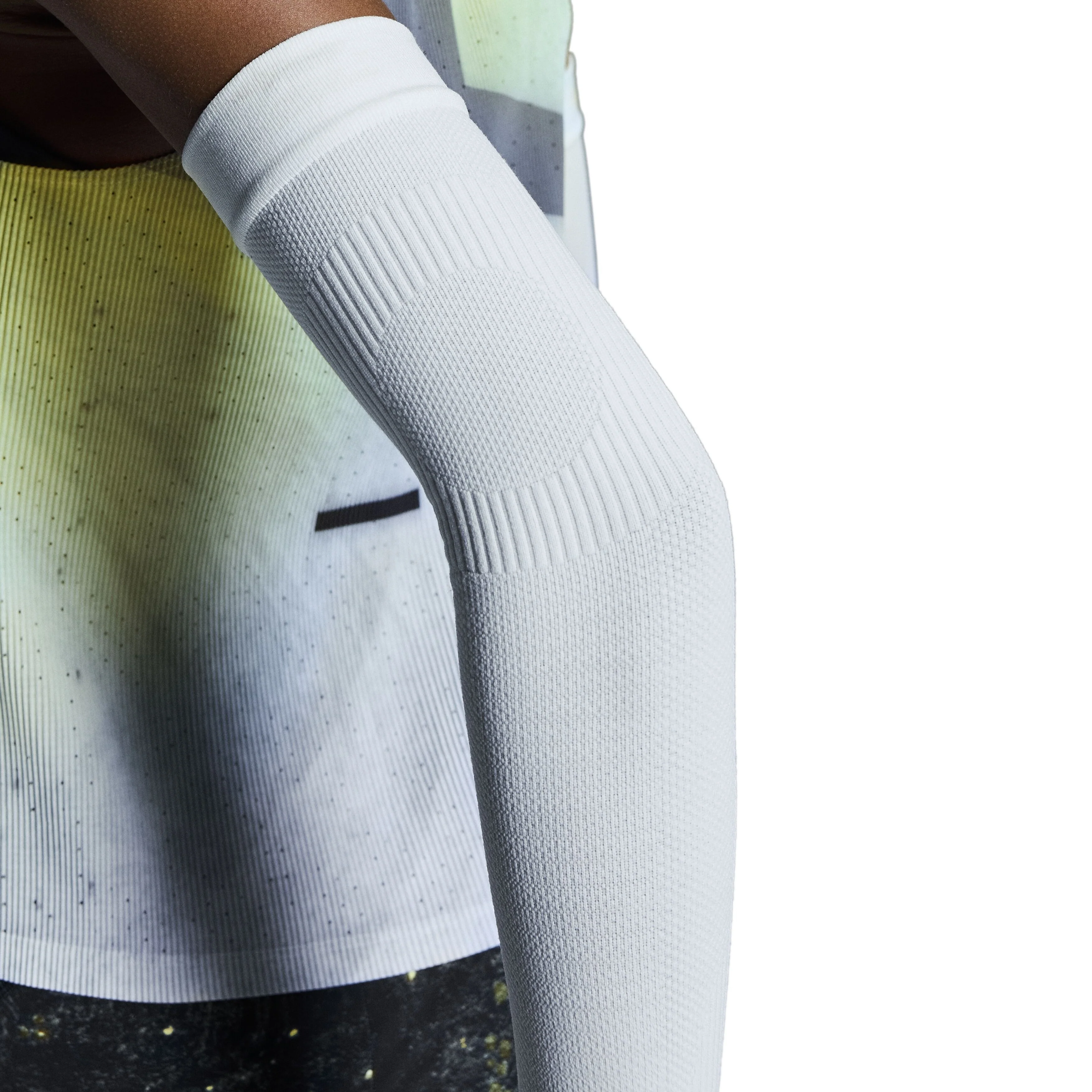 On Performance Arm Sleeves | White - Ekiden Sports